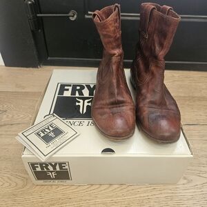 Frye Anna Shortie boots Womens Size 8